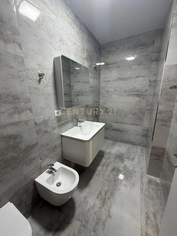 JEPET ME QERA APARTAMENT 2+1+2+ POST PARKIMI TE KODRA E DIELLIT!
