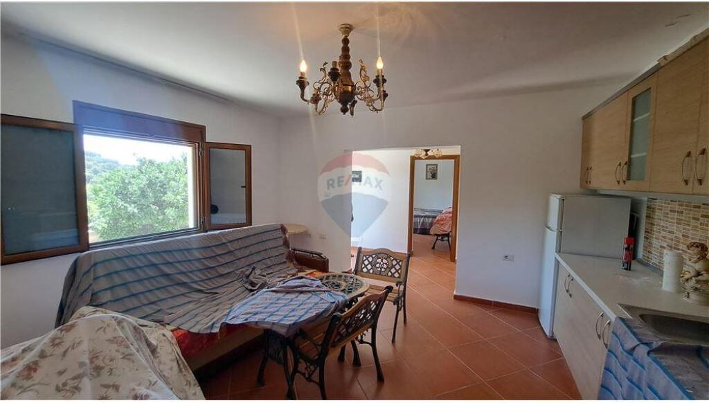 Shtëpi Private për Shitje – Kaninë, Vlorë