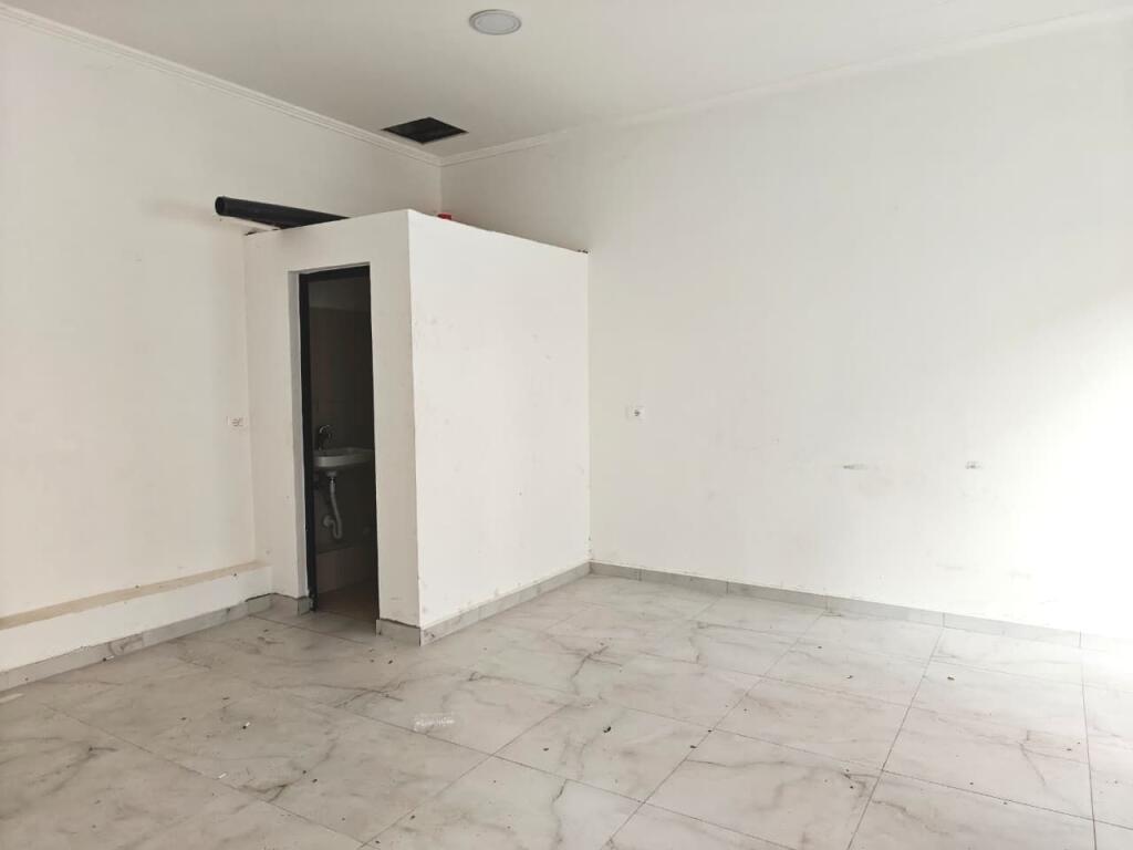 Jepet me qera Dyqan ne Kinostudio