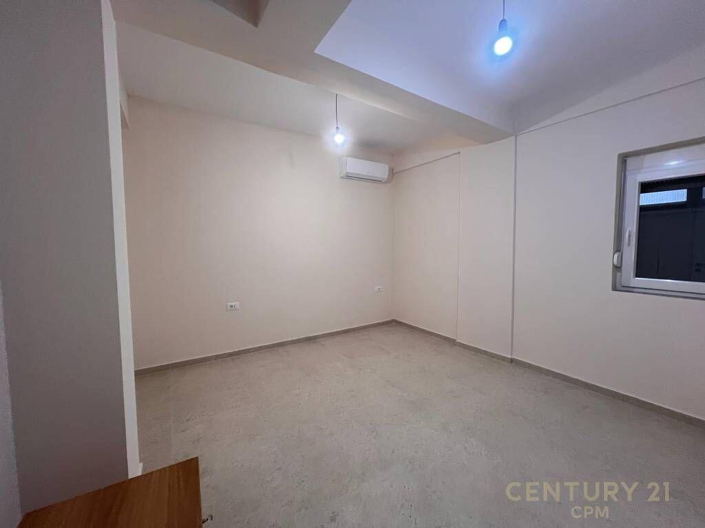 NEL COMUNE DI PARIGI, AFFITTIAMO PIANO VILLA! 450 € /Mese