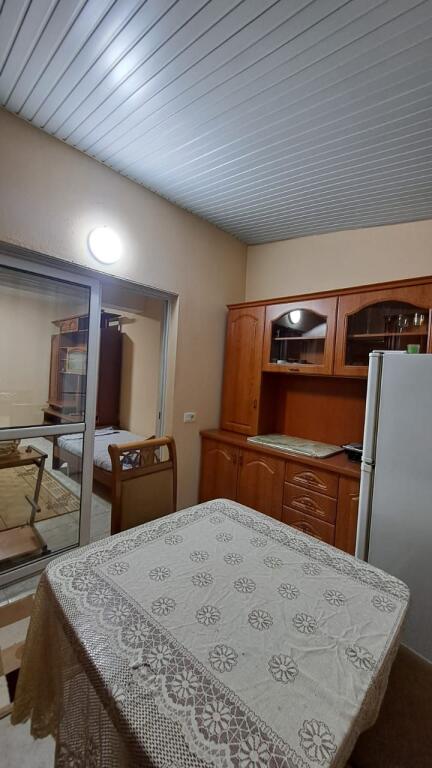 🏡 APPARTAMENTO 3+1 IN AFFITTO – VICINO ALL'UNIVERSITÀ “ZOJA E KËSHILLIT TË MIRË”