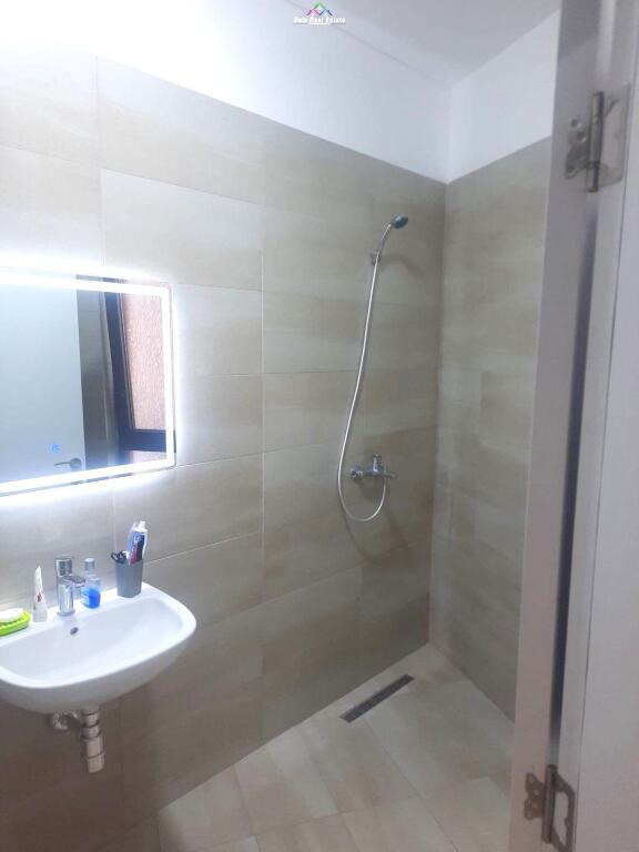 Appartamento In Affitto 2+1+2 presso Farmacia 10 (ID B2201675) Tirana