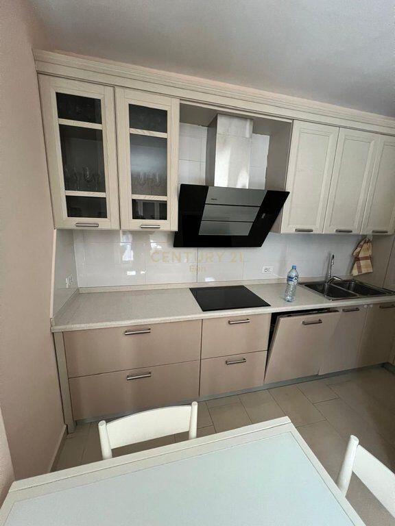 JEPET ME QERA APARTAMENT 2+1+2 MODERN TEK STADIUMI NE DURRES!