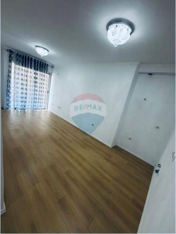 Shitet apartamenti  1+1, Fresk