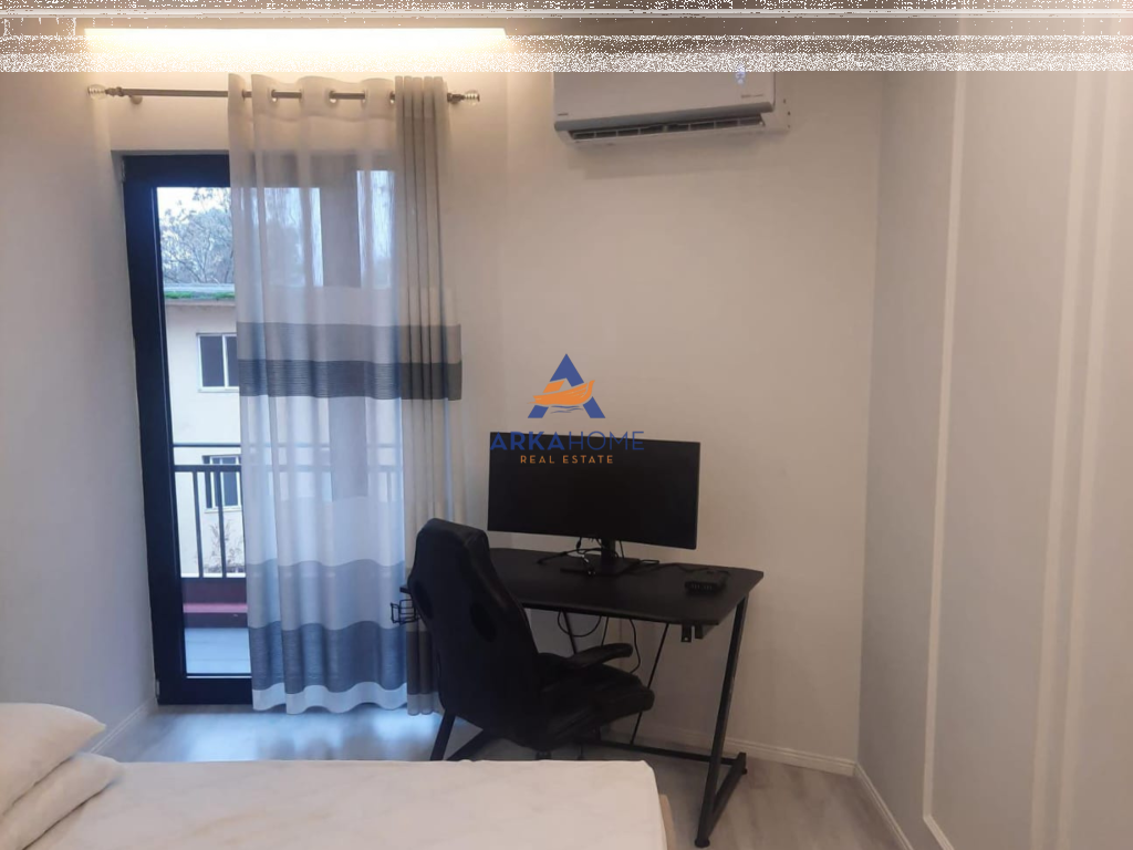 JEPET ME QERA APARTAMENT 2+1+BALLKON "TEK KOMPLEKSI ARLIS" 750 EURO