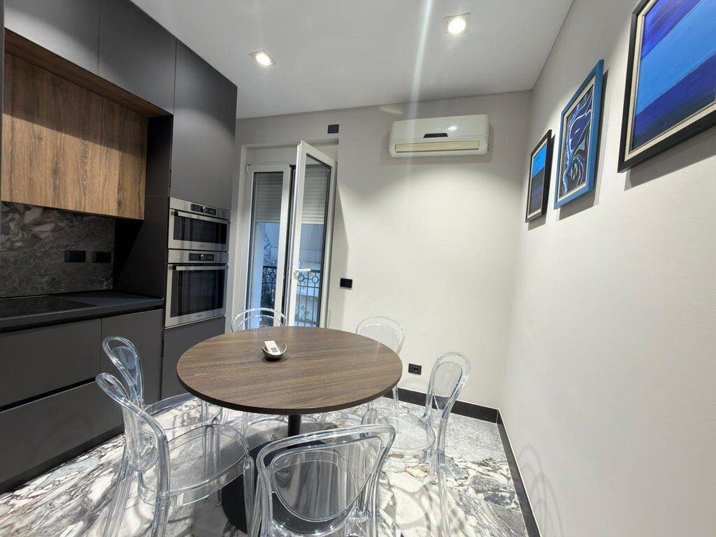 Apartament modern 1+1 me kuzhinë të veçuar te Shallvaret