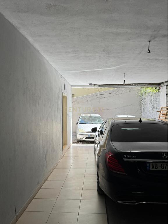 AFFITTASI APPARTAMENTO 2 + 1 + 2 KODRA E DIELLIT VIA BILL CLINTON !
