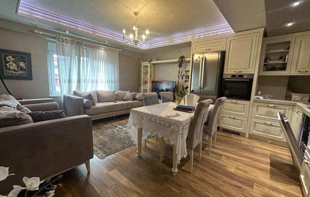 Apartment - For Sale - 9 Floors, Tirana ID: 530571009-44