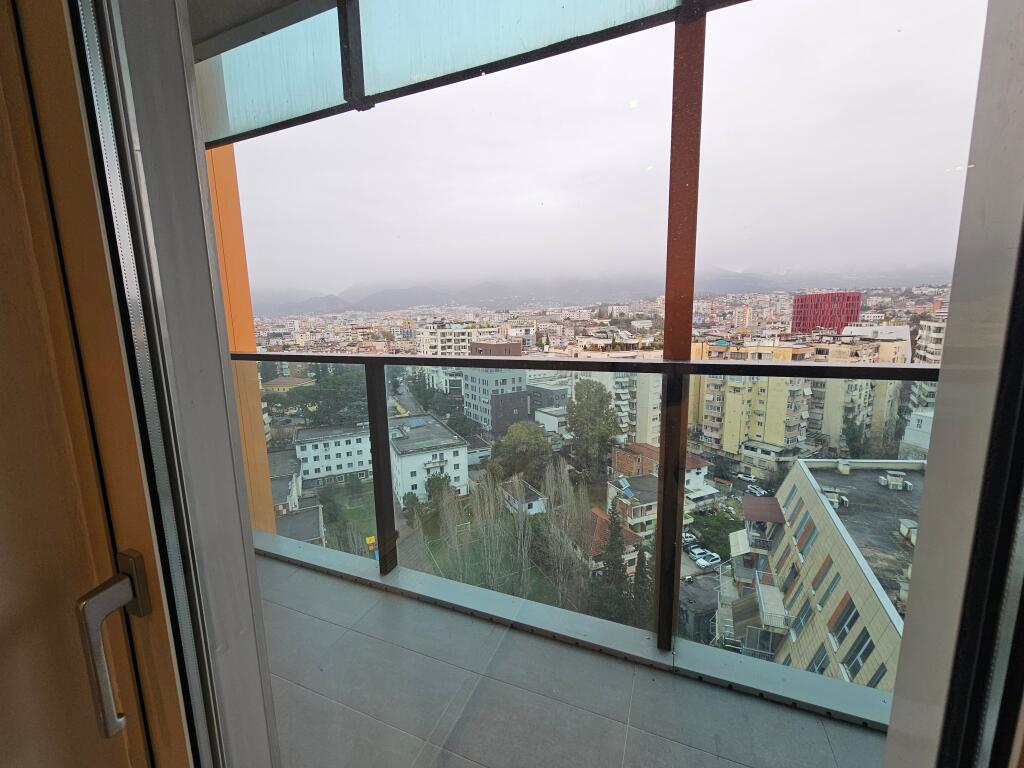 JEPET ME QERA 2+1+POST PARKIMI (AMBASADOR 3)