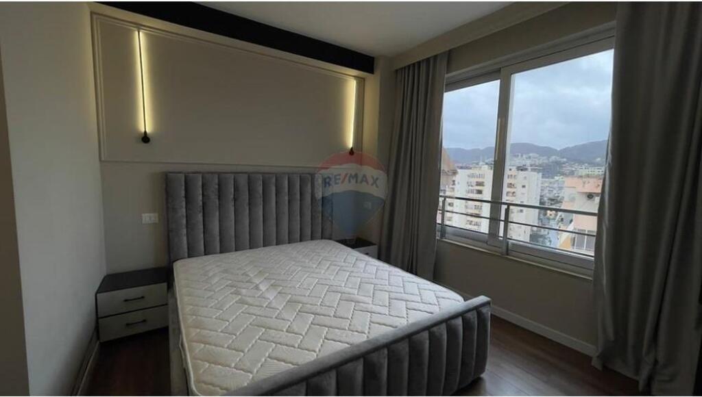 Apartment 1+1 for rent, Commune of Paris, near the Playground