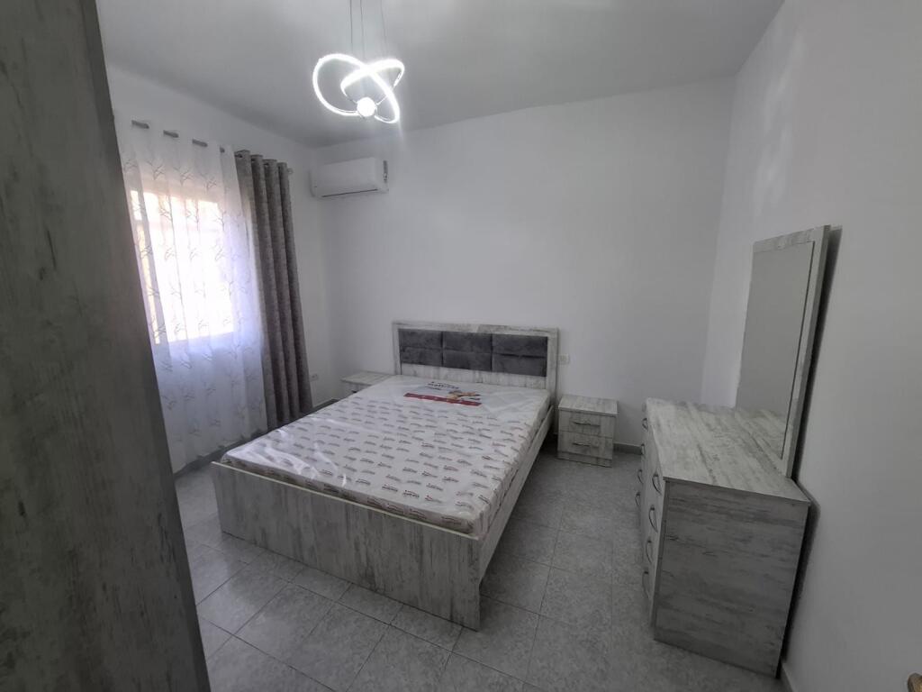 Jepet apartament me qera 1+1