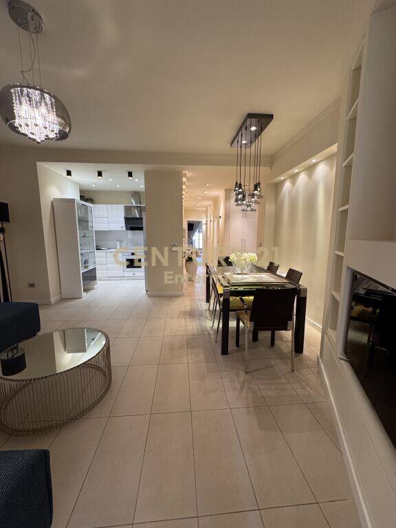 Apartament 3+1+2 + Post Parkimi per qira tek Rruga e Kosovareve 1,500 € /Muaj Sip. Totale  136m2