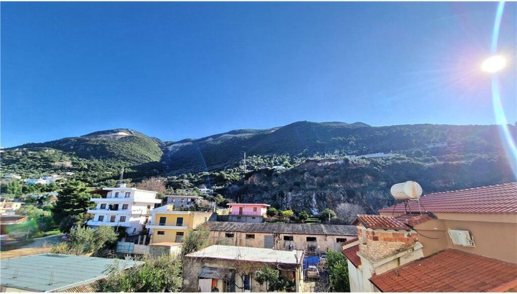 Super Occasion Apartment 2+1 for sale in Vlore