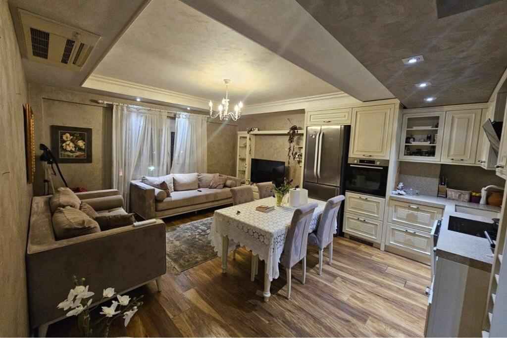 2+1 Apartment for sale in the Center of Tirana