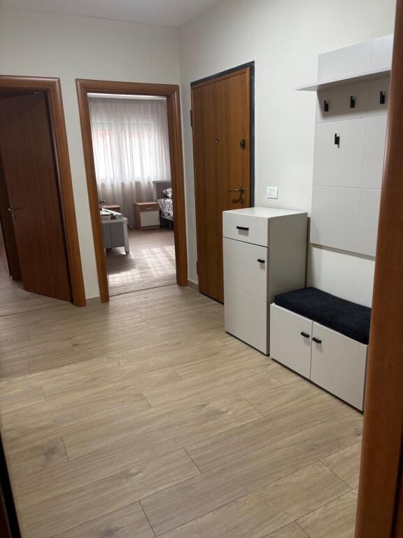 Apartament 2+1 me Qera - Rruga e Elbasanit (Osman Myderizi)