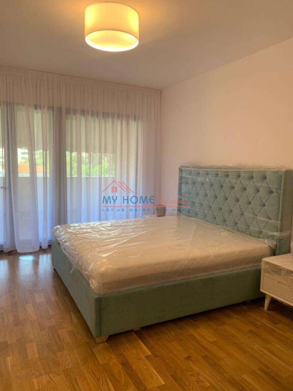 Apartament 3+1+2 me qira ne Bllok Tirane