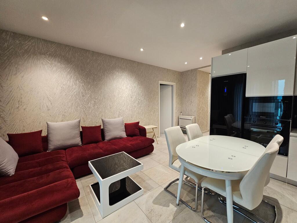 JEPET ME QERA 2+1+POST PARKIMI (AMBASADOR 3)