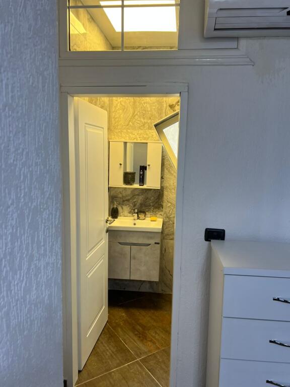 !!Garsoniere super e bukur me qira – 21 Dhjetori!!