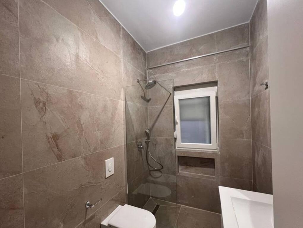 🌆 In Affitto – Piano Villa 1+1 nel Comune di Parigi con Balcone