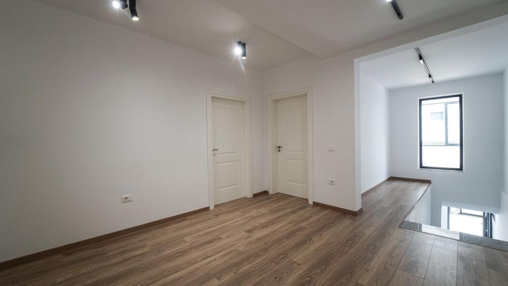 Jepet me Qera Ambjent Biznesi lagja 2 ne Durres