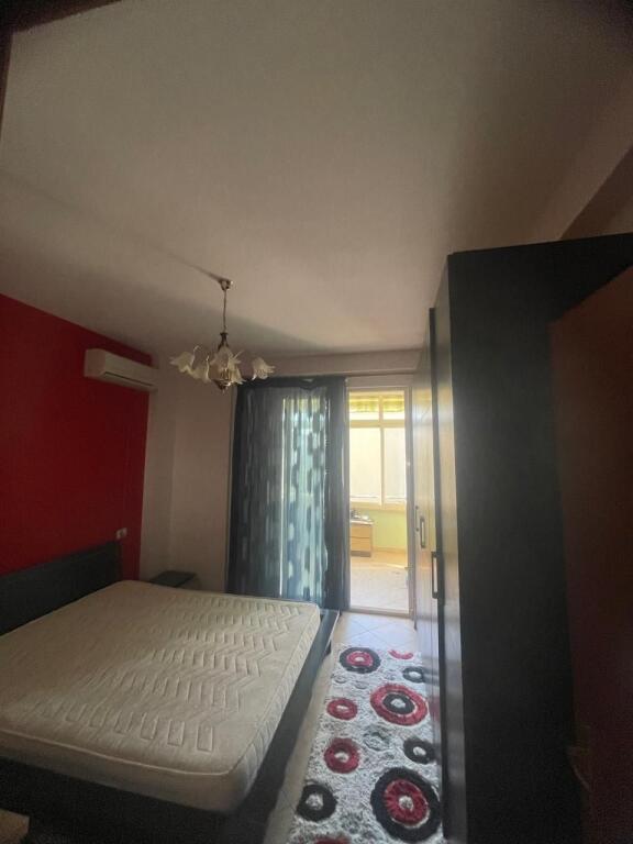 Shitet Apartament 1+1