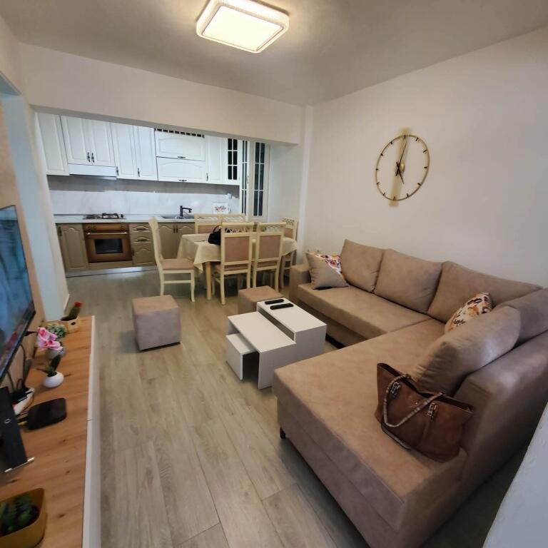 Jepet Me Qera Apartament 2+1