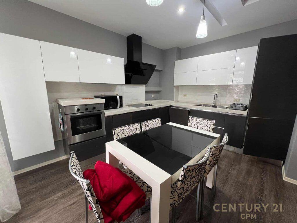 Apartament 2+1+2 me qira te Kodra e Diellit 1