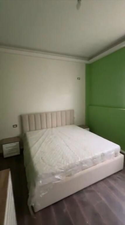 Shitet Apartament 1+1, Fresk