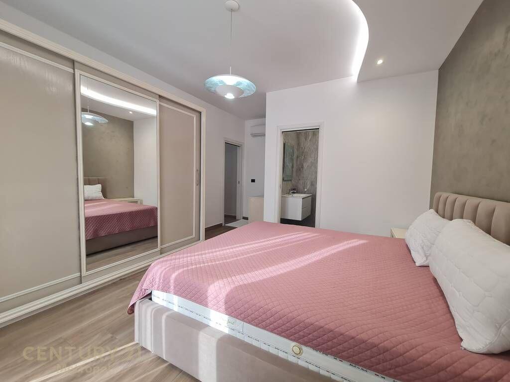 APARTAMENT PER QIRA 2+1+2 me post parkimi PRANE TEG-LUNDER!
