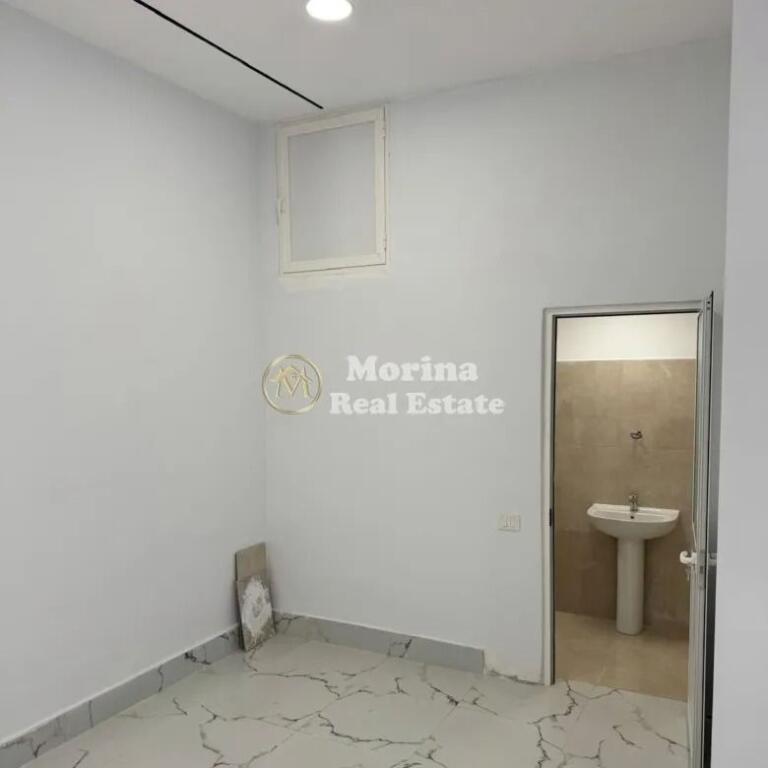 Affitto | Locale Commerciale | Via Mine Peza | 900 €/mese