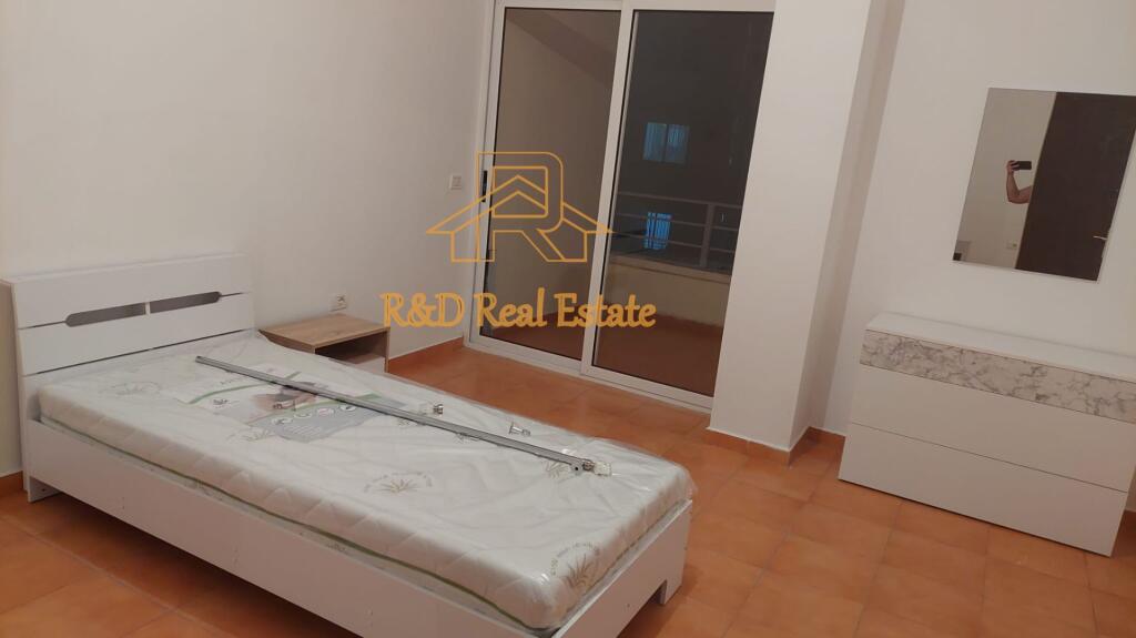 🏡 SHTËPI ME QERA – Kompleksi Fratari, Astir