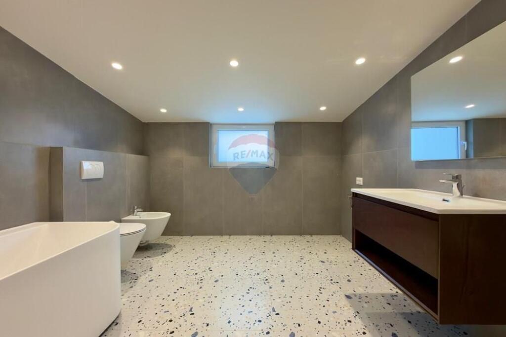 Duplex for sale at Shallvaret!