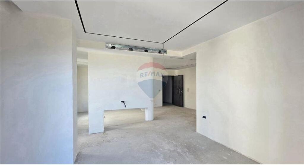 Apartament 2+1+2 + Garazh për Shitje – Tek Shkolla e Marinës, Vlorë