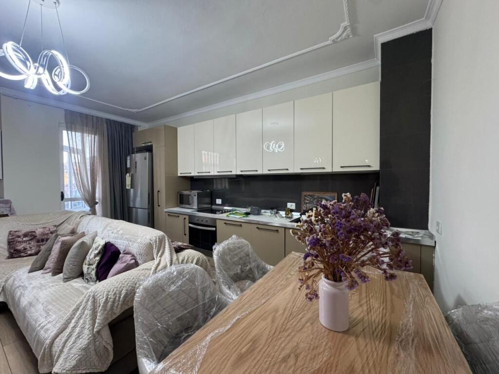 🏡 Apartament me Qira 3+1+2 – Stadiumi Dinamo