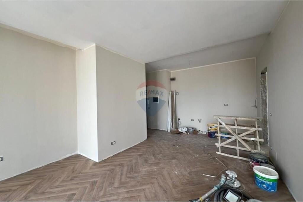 Ambient Zyre Per Qira Tek Mine Peza!