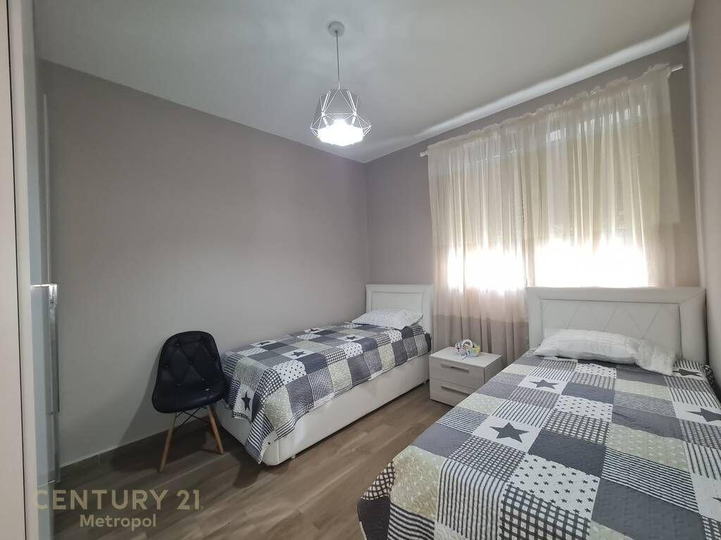 APARTAMENT PER QIRA 2+1+2 me post parkimi PRANE TEG-LUNDER!
