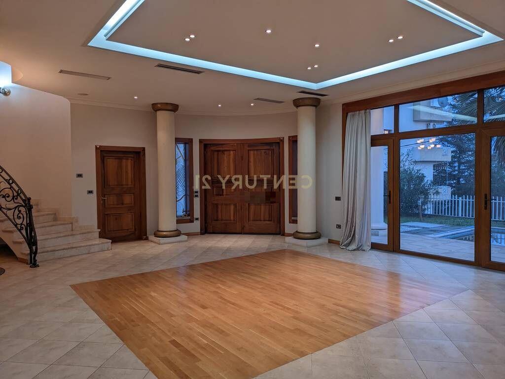 Vilë ikonike për shitje – Zona e Vilave Gjermane, Tiranë!