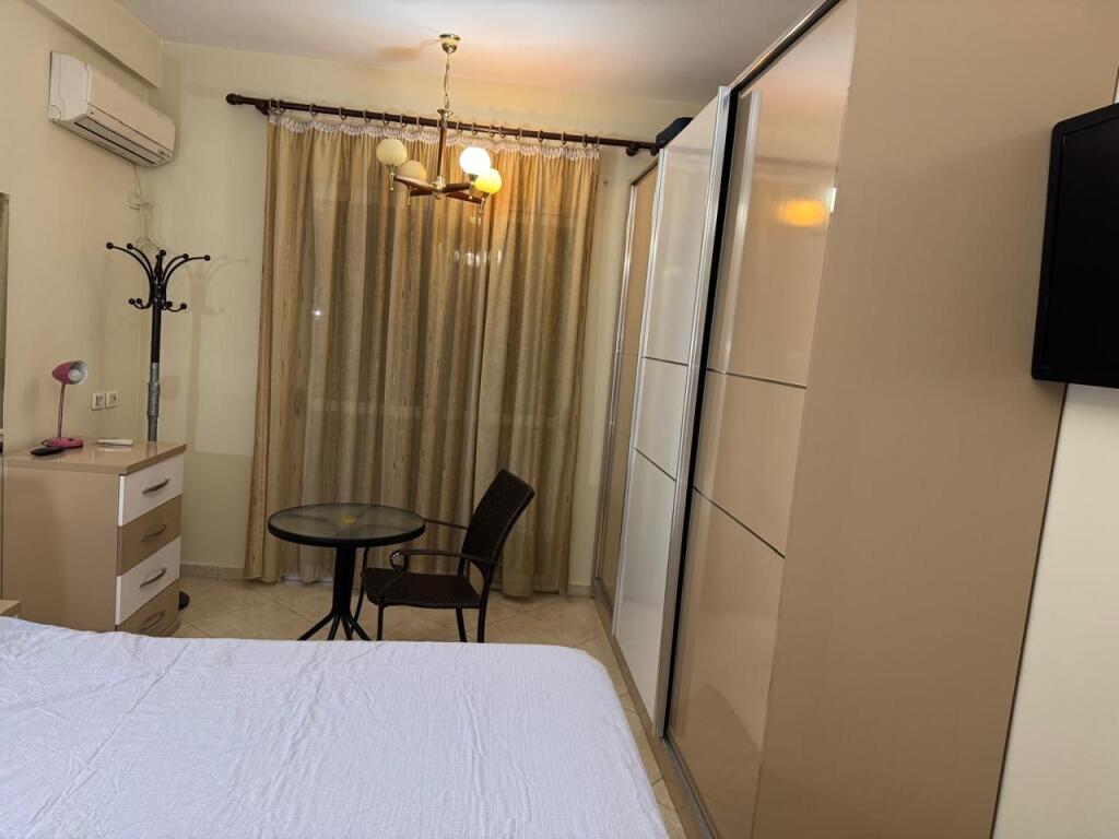 Jepet me qira 3+1+2 te shkencat, blv Z Pare