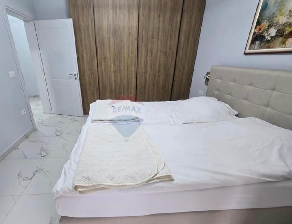 1+1 me qira tek Rruga e Elbasanit