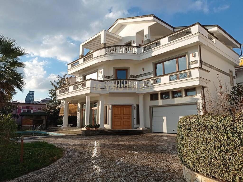 Vilë ikonike për shitje – Zona e Vilave Gjermane, Tiranë!