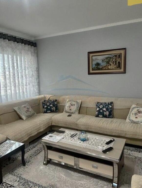 Shitet, Apartament 2+1, Rruga Dajtit Fresk, Tirane