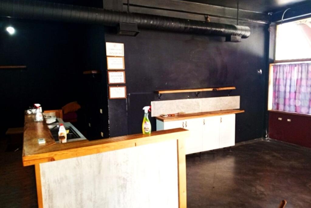 Premises\Pizzeria for rent at the Paris Commune (ID BL2157) Tirana