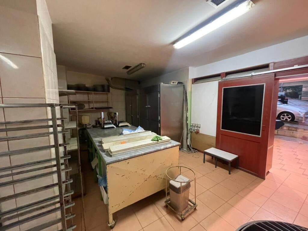 Ambiente commerciale in affitto – Zoo