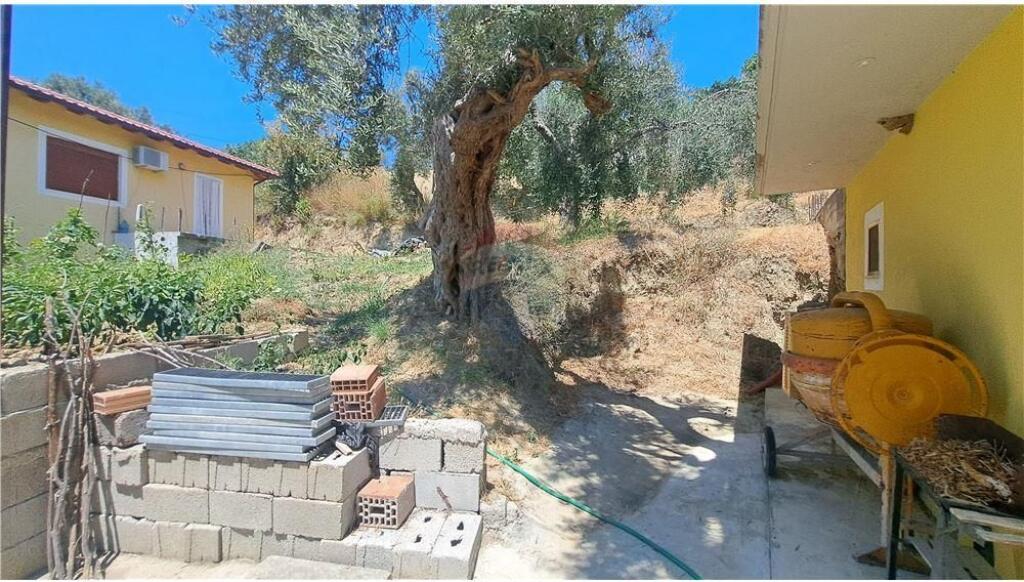 Shtëpi Private për Shitje – Kaninë, Vlorë