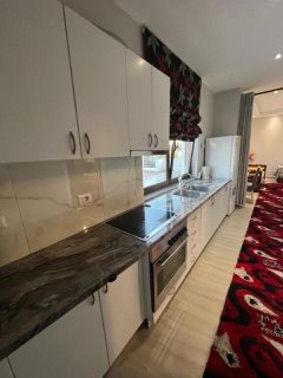 Garsoniere lluks ne yzberisht me 350€