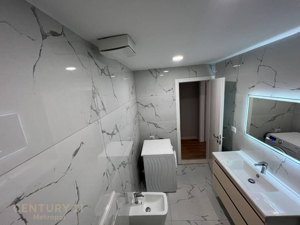 AFFITTO APPARTAMENTO DUPLEX 2+1, CON VERANDA VIA BILL CLINTON!
