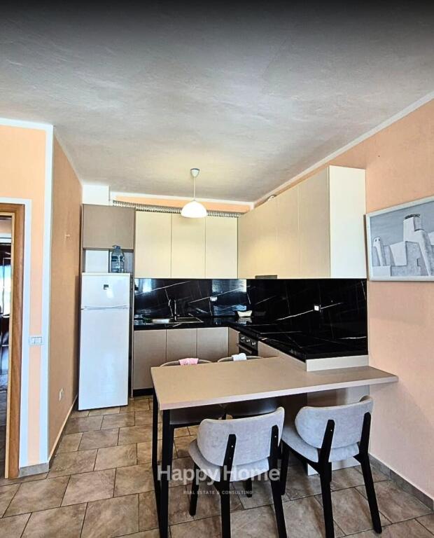 💣MUNDESI FANTASTIKE INVESTIMI AiR BNB ose BANIM.💣  ❤️ 2Apartamente ngjitur me njera tjetren.  Shiten 2 apartamente  1+1  vec e vec ose te dyja bashke, në një zonë shumë të kërkuar të Orikumit, Vlorë, ideal si për banim ashtu edhe për investim.   