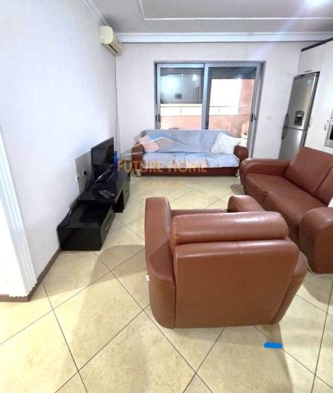 Shitet, Apartament 2+1, Rruga Jordan Misja, Tirane.