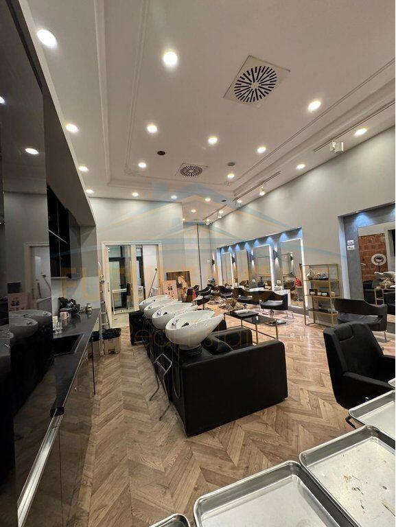 Shitet, Ambient Biznesi, Rruga e Kosovarëve, Tiranë.