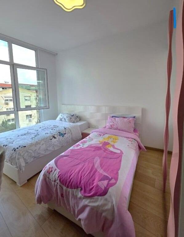 Shitet, Apartament 2+1+2, Kompleksi "Kika 2", Komuna Parisit, Tiranë.